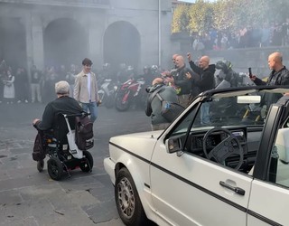 Beñat Fernandez "Pelontxu"ri omenaldia: Beñat motozaleekin Goikoplazan