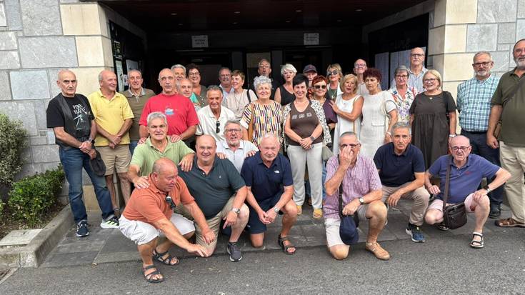 1957an jaiotakoen lagunarteko bazkaria