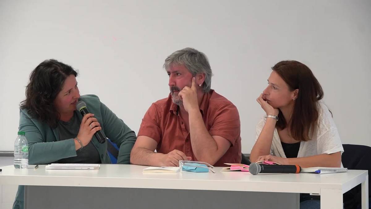 "Ulhaintsaren negarra" liburuaren aurkezpena Jon Garmendia egilearekin eta Garbiñe Larrea eta Maider Ziaurrizekin Lekaion