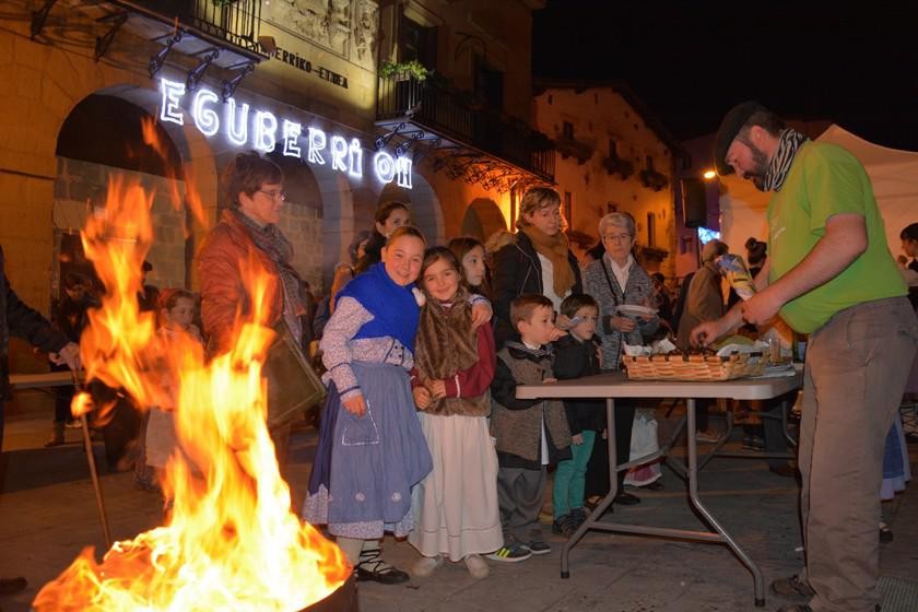 Santomas, geroz eta urnietar gehiagoren festa