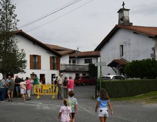 Bisitariak hurbildu dira San Esteban egunean