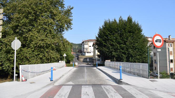 Trenbideko zubian dauden espaloiak zabaldu dira