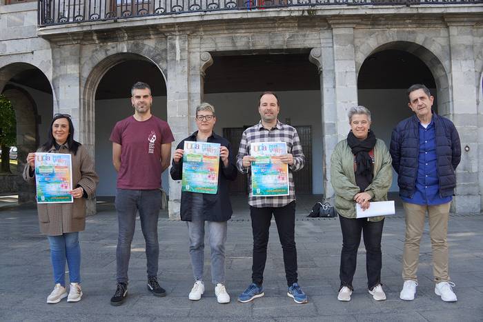 Aisialdia, natura eta jarduera fisikoarekin lotutako eskaintza zabala, udari begira