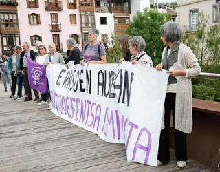 Elkarretaratzea Basauriko eta Berrizko kasuak salatzeko