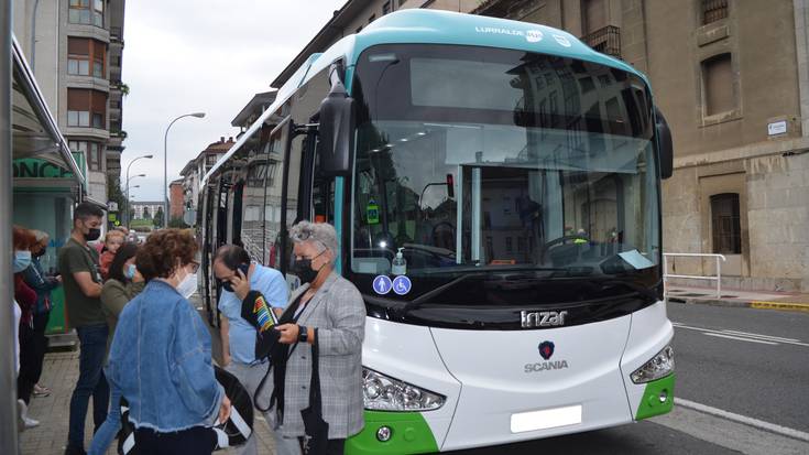 Premiazko bilera Buruntzaldeko autobus zerbitzuagatik