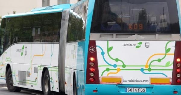 Udalak azalpenak eskatu ditu, autobus zerbitzuetan adostutakoa ez betetzeagatik