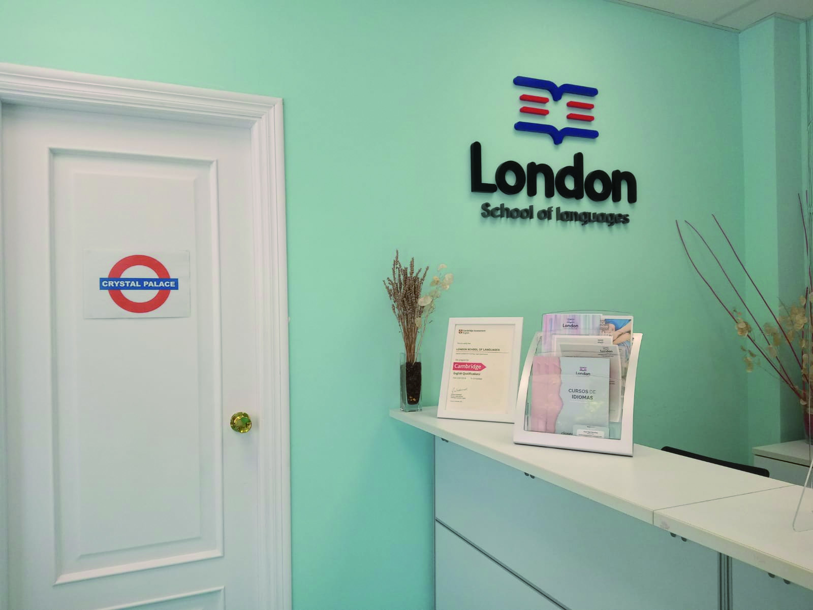 London School of languages akademiaren 25 urteko ibilbidea