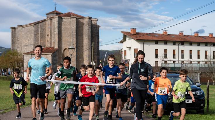 Amasako festetan haurren krosa ospatu zuten atzo
