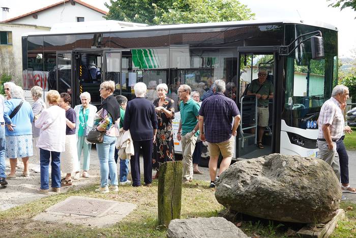 Autobus zerbitzu berezia izango da Sorabillako jaietan