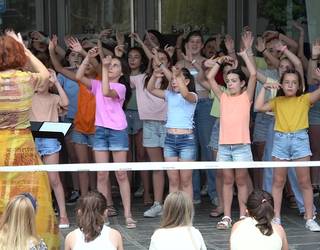 Andoaingo Udal Musika Eskolako haurren abesbatza: "Eguzki bila", "Nire itzala" eta "Logelan logale"