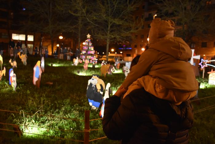 Eguraldiagatik, ostegunera mugitu du Magale-Salestarrak ikastetxeak Gabonetako argien piztea