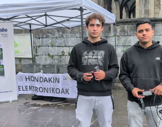 Hondakin elektronikoen bilketa, La Salle Berrozpeko ikasleek eskutik