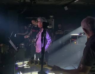 Txanpi eta hainbat lagun gogoan hartu zituzten Andoaingo Gaztetxean