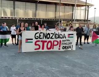 Ekitaldi berezia egin dute Adunan, Palestinako herriaren alde