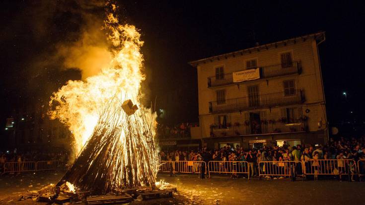 Suaren inguruko festa Goikoplazan