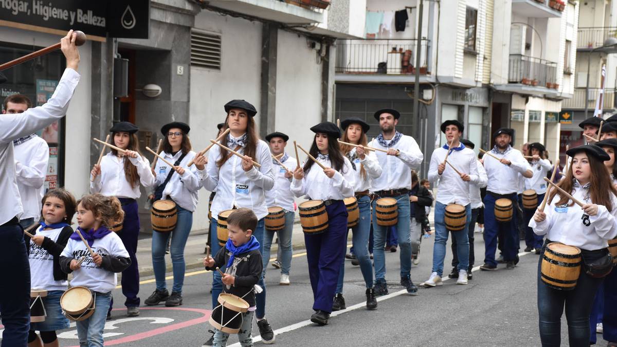 Herri Danborrada prestatzeko entseguak deitu dituzte