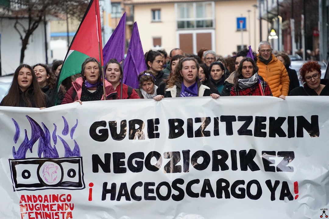 "Emakumeak gizonen munduan"