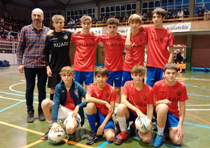 Herriko gazteak azpitxapeldun Lasarte-Oriako Areto Futboleko Txapelketan