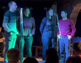 Villa Amasakoen agurra, Herriarteko saioan