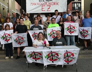Amasamendi Bizirik plataformaren prentsaurrekoa