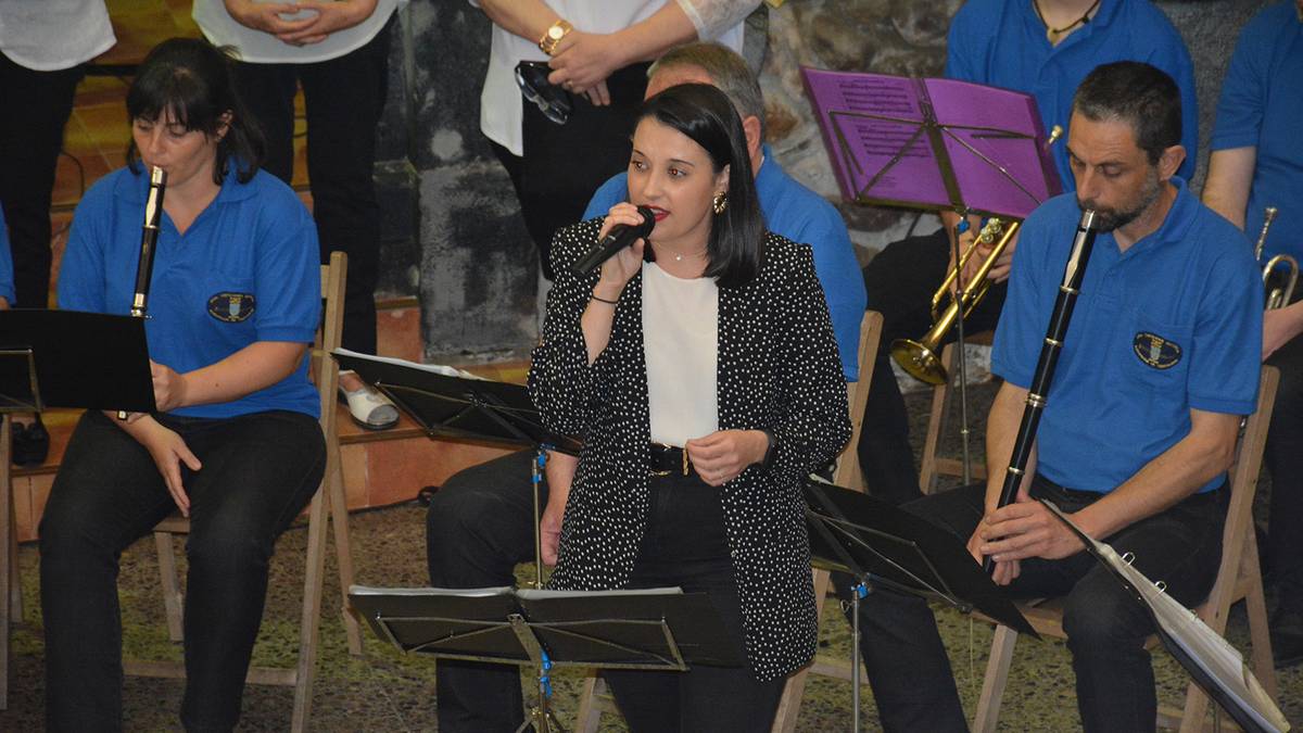 Gabon giroko kontzertu erakargarria prestatu dute Olagaineko txistulariek, hainbat gonbidatuekin