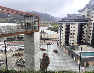 Martxan da Ama Kandida etorbidea eta Pio Baroja kalea lotzen dituen igogailua