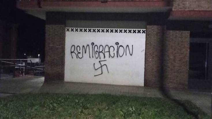 Gaitzespen irmoa, herrian agerturiko pintada faxista, antifeminista eta arrazistei