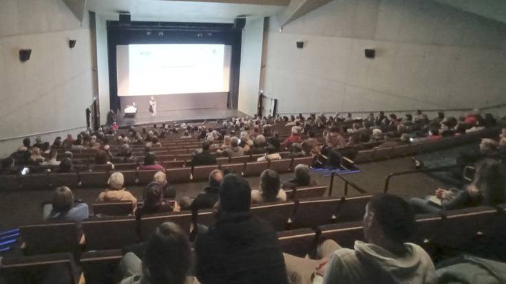 Partaidetza handiko eta iraupen luzeko bilera