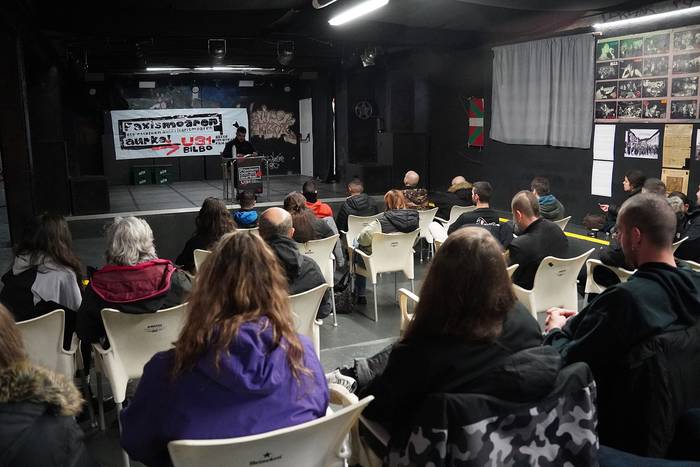 Faxismoa gora doala eta kalean aurre egin behar zaiola aldarrikatu dute