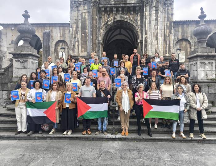 Palestinaren aldeko lanuztearekin bat egin dute udaletxeko langileek