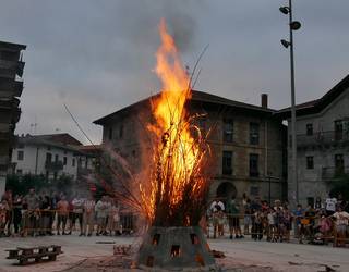 San Juan bezperako suen azken ordukoa, udalerriz udalerri