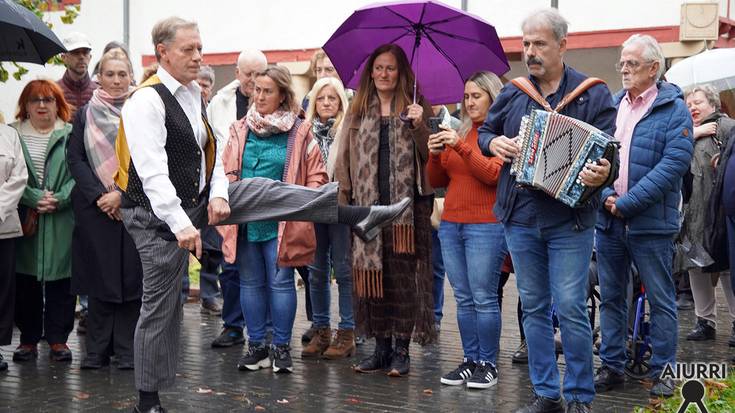 Memoria historiko kritikoa sekula baina premiazkoagoa dela adierazi dute, eskuinari eta eskuin-muturrari aurre egiteko
