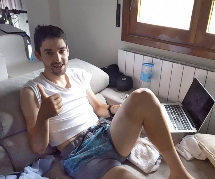 Zutik jartzeko egunak zenbatzen ari da Mikel Iturria txirrindularia