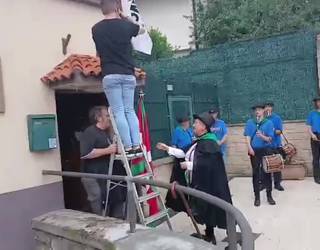 Kandida eta Txikitxuak Ontza elkartean eta Lebiton konpartsaren saioa