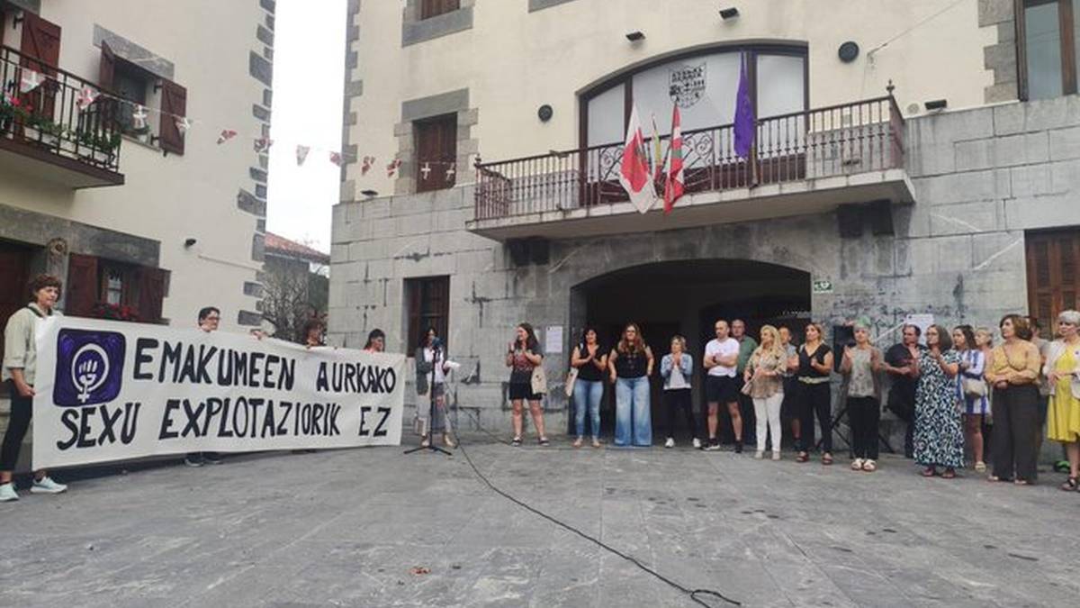 Herri batzarra deitu dute Adunan
