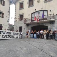 Herri batzarra deitu dute Adunan