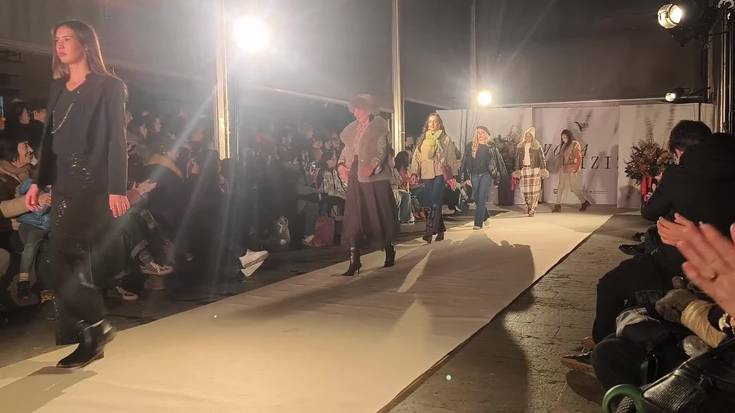 "Moda Biziz" herriko dendarien moda desfilea