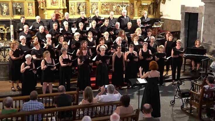 Udal Musika Eskolako Abesbatza, Salbe Gorenan: "Basoilarrak" eta "Ama"