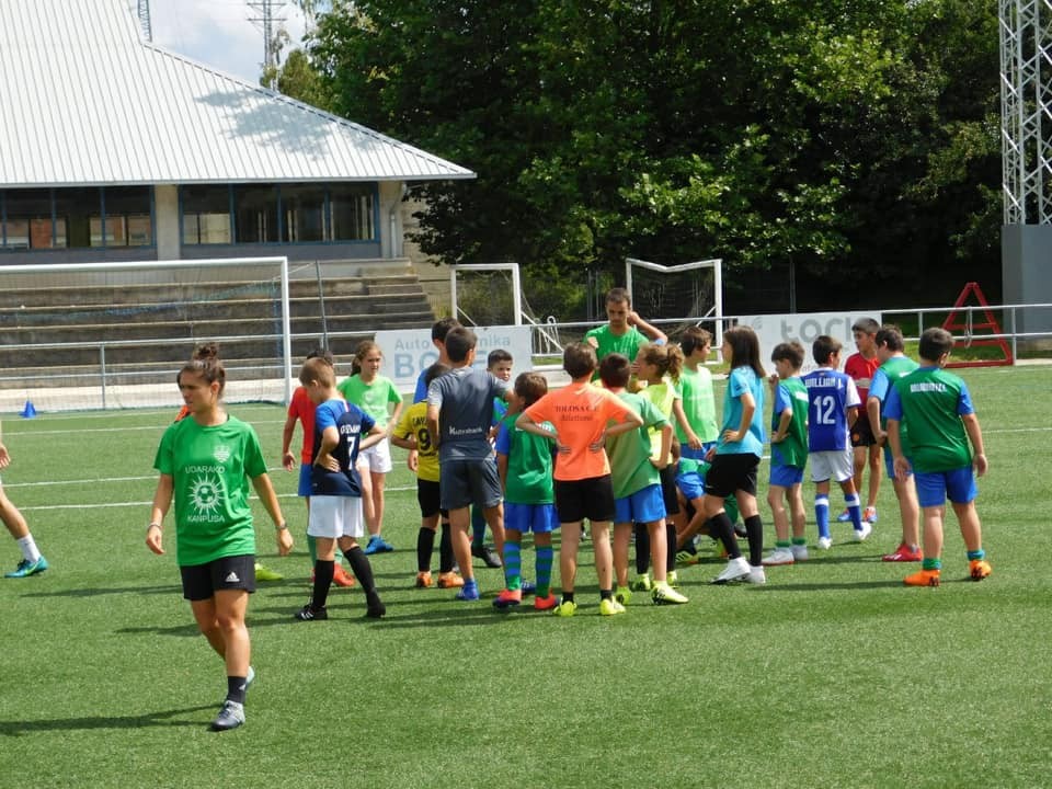 Udako futbol kanpusa antolatu du Billabona F.K.E elkarteak