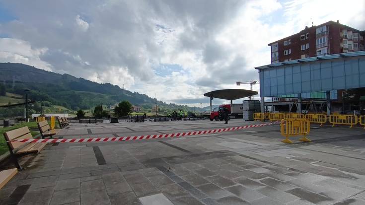 Ekin diote Andoaingo Rock Jaialdiaren muntaia-lanari