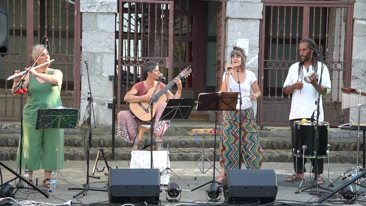 Samba badago taldea San Juan plazan