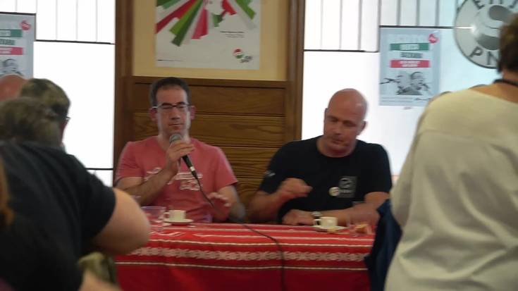 Aitor Mendiluze eta Agin Labururekin bertso-bazkaria Batzokian, Euskaraldiarekin bat eginda