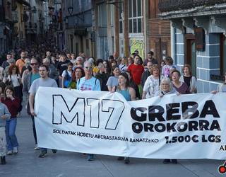 Ehunka lagun elkartu dira manifestazioan, Andoaingo kaleetan