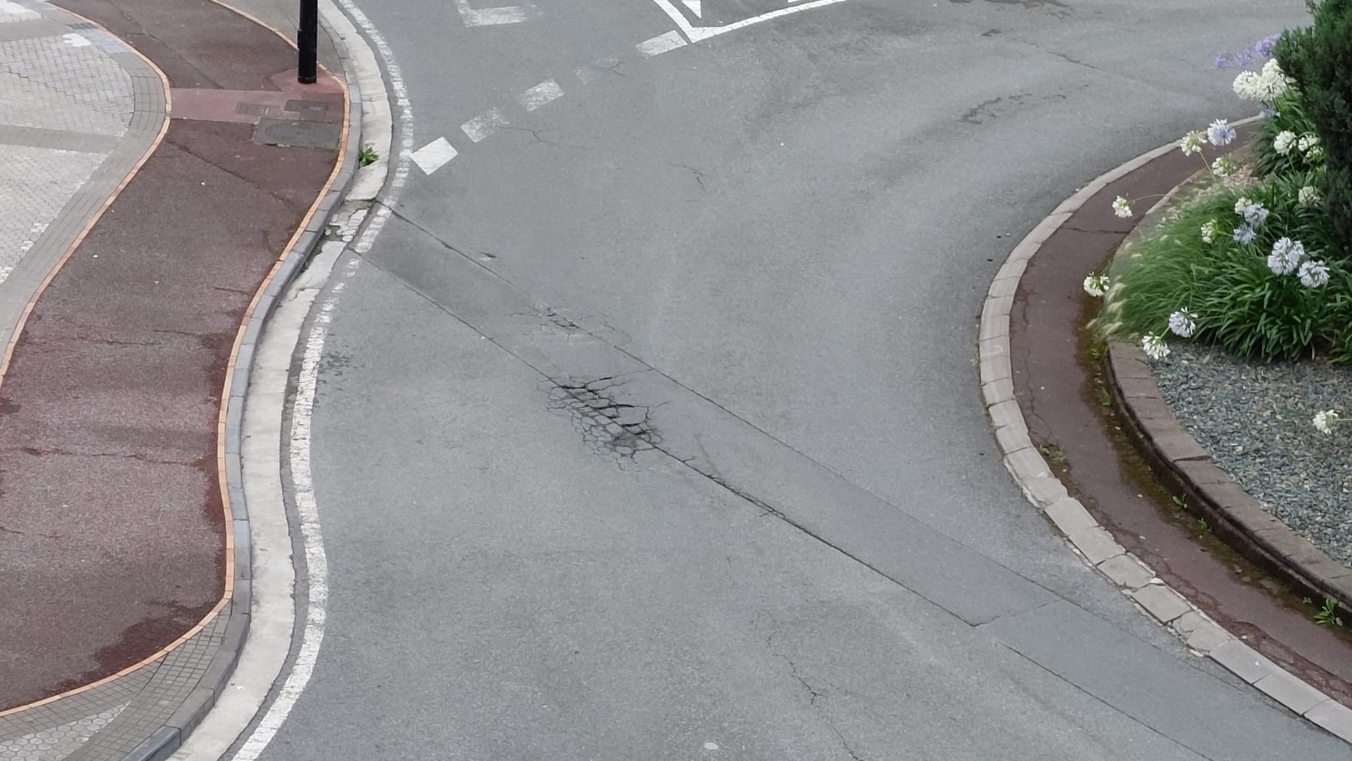 Txitibar plazako putzuak ezkutatzen zuena