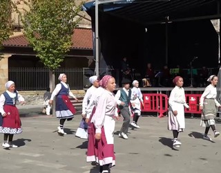 Egape dantza taldeko gazteen saioa