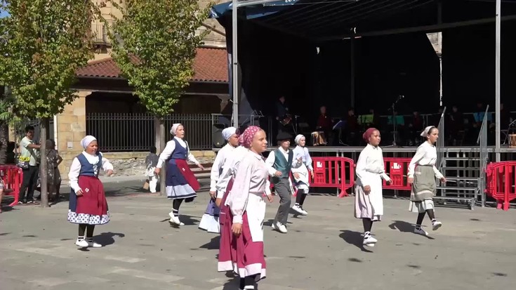 Egape dantza taldeko gazteen saioa