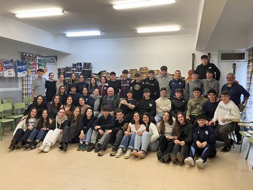 “Katuen kontuak” emanaldia, Ikastolan