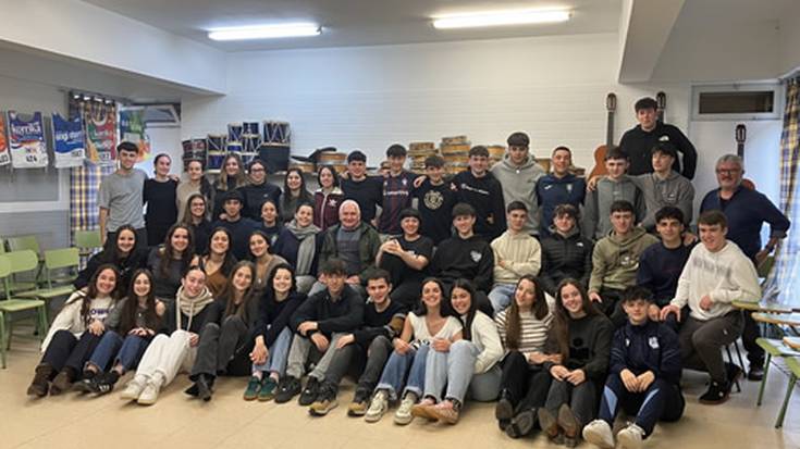 “Katuen kontuak” emanaldia, Ikastolan