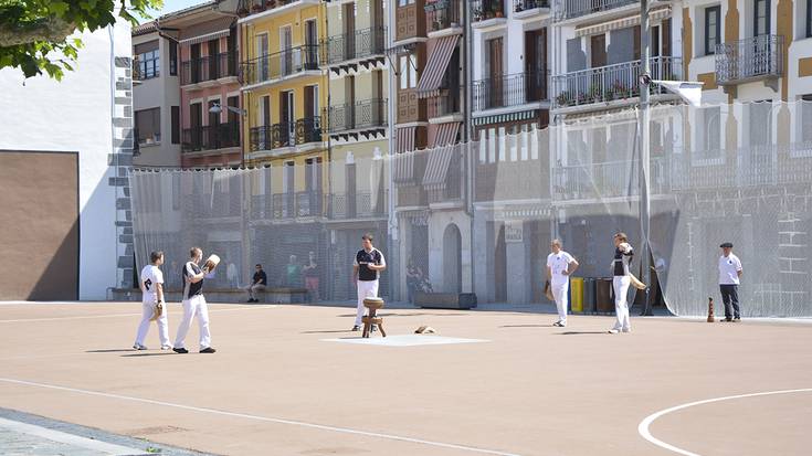 Euskal Pilota kanpusa Behar Zana taldearen eskutik