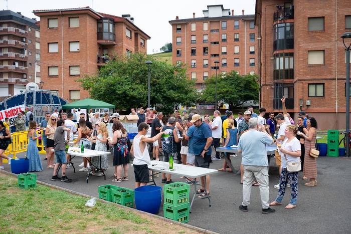Auzo-bizitza indartzeko jaiak, Karrika auzoan